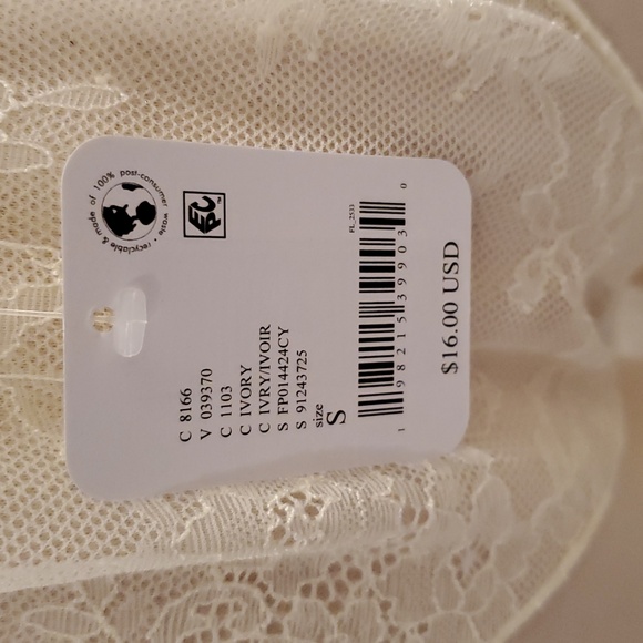 Free People Intimately French Cut Elegant Lace Ruffle Panty- Cream Size S NWT - Picture 2 of 6